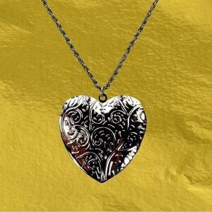 Intricate Silver Heart Pendant Necklace